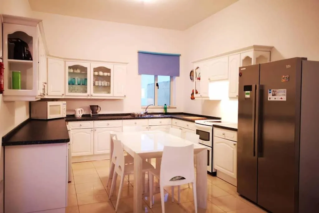 Stunning 4 Bedroom Apart. Near Balluta Bay Sliema
