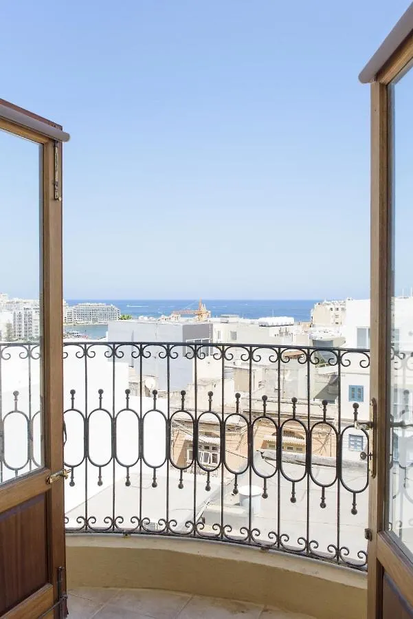 Stunning 4 Bedroom Apart. Near Balluta Bay Sliema Apartment