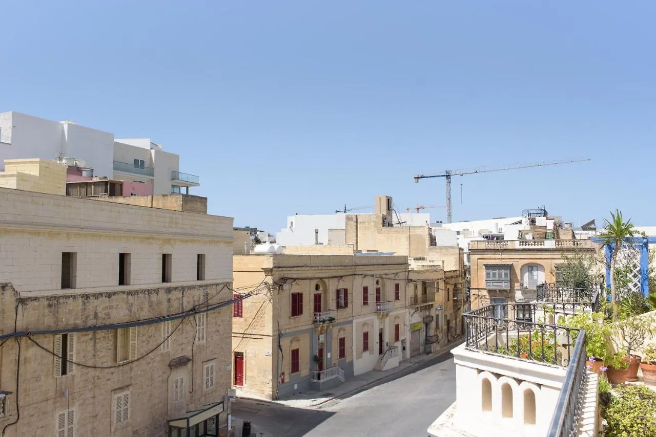 Apartment Stunning 4 Bedroom Apart. Near Balluta Bay Sliema
