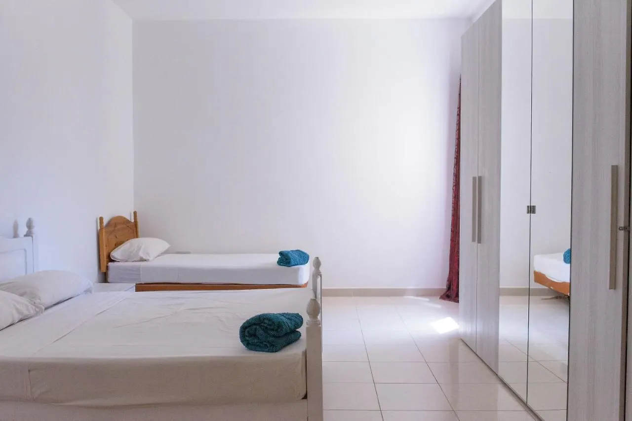 Apartment Stunning 4 Bedroom Apart. Near Balluta Bay Sliema