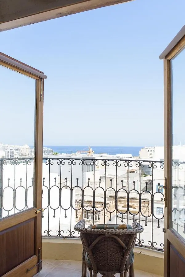 Stunning 4 Bedroom Apart. Near Balluta Bay location